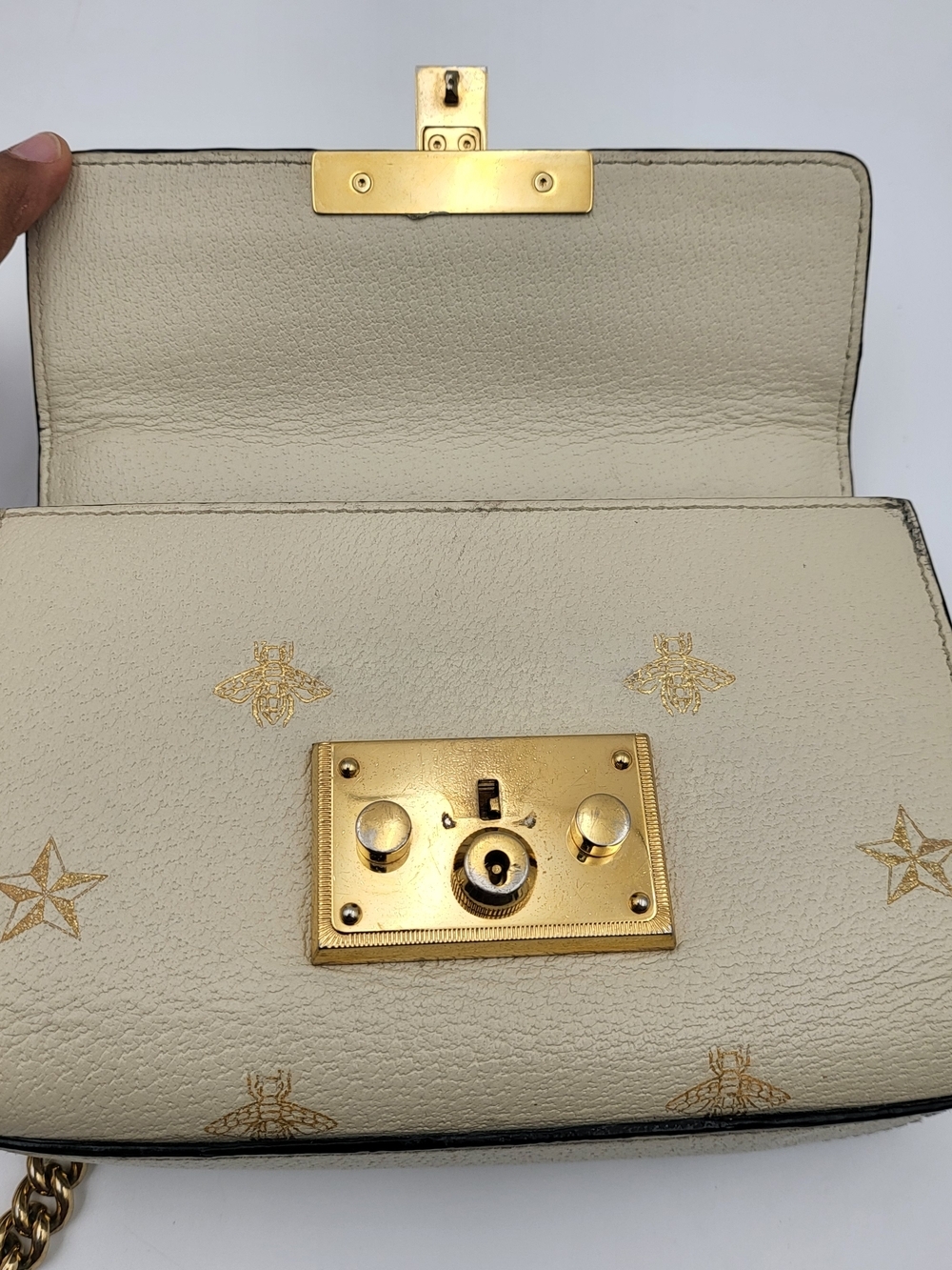 GUCCI Grained Calfskin Bee Star Small Padlock Shoulder Bag White..Authentic.. - Picture 16 of 16